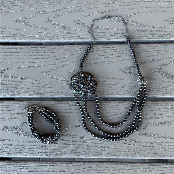Jewelry - Beautiful Statement Necklace & Matching Bracelet